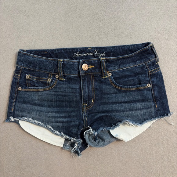 American Eagle Denim Jean Shorts Dark Wash Distressed Frayed Hem Casual Sz 2 - Picture 1 of 9